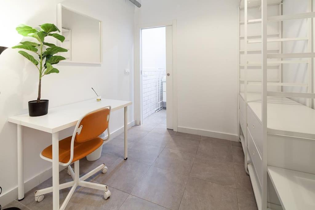 Loft Next To Calle Betis, Area Of Seville-sevillarooms Séville