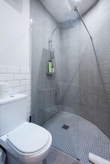 Loft Next To Calle Betis, Area Of Seville-sevillarooms * Séville
